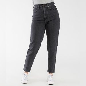 Levi's | High Rise Taper Jeans Grey Size 25‎
